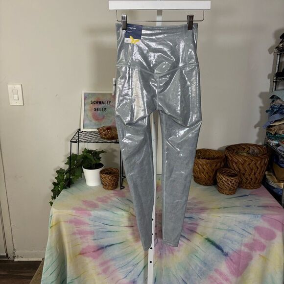 NEW OLD NAVY powersoft XS Silver Shimmer Leggings metallic 7/8 yoga new w tags - Picture 6 of 7